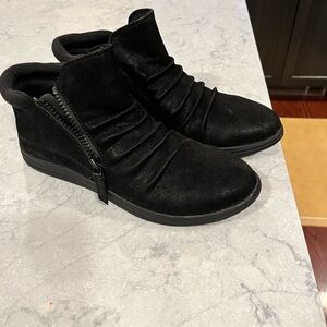 Clarks Black Ankle Booties with Side Zipper